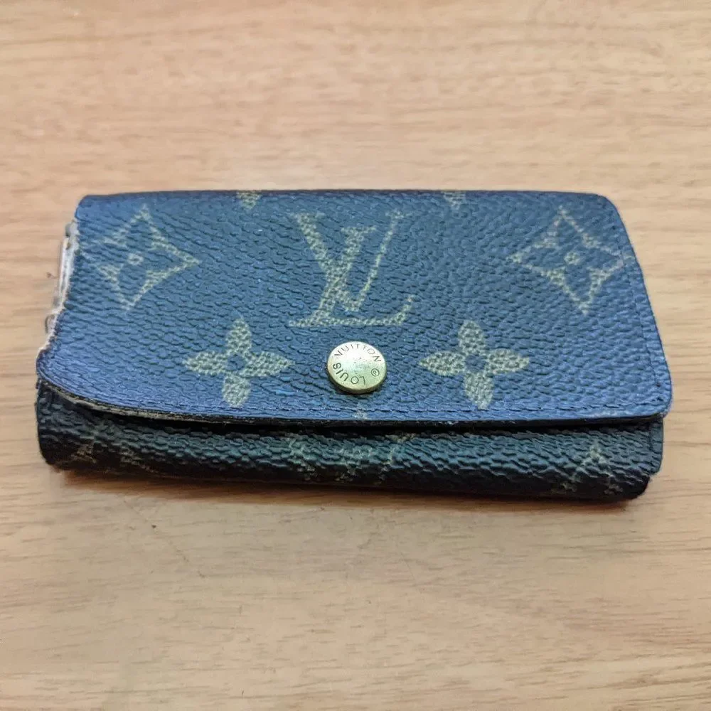 Louis Vuitton Monogram Key Holder/Wallet #1170💥PRICE DROP💥